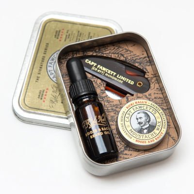 Kit grooming di sopravvivenza Ricki Hall Booze & Baccy Captain Fawcett